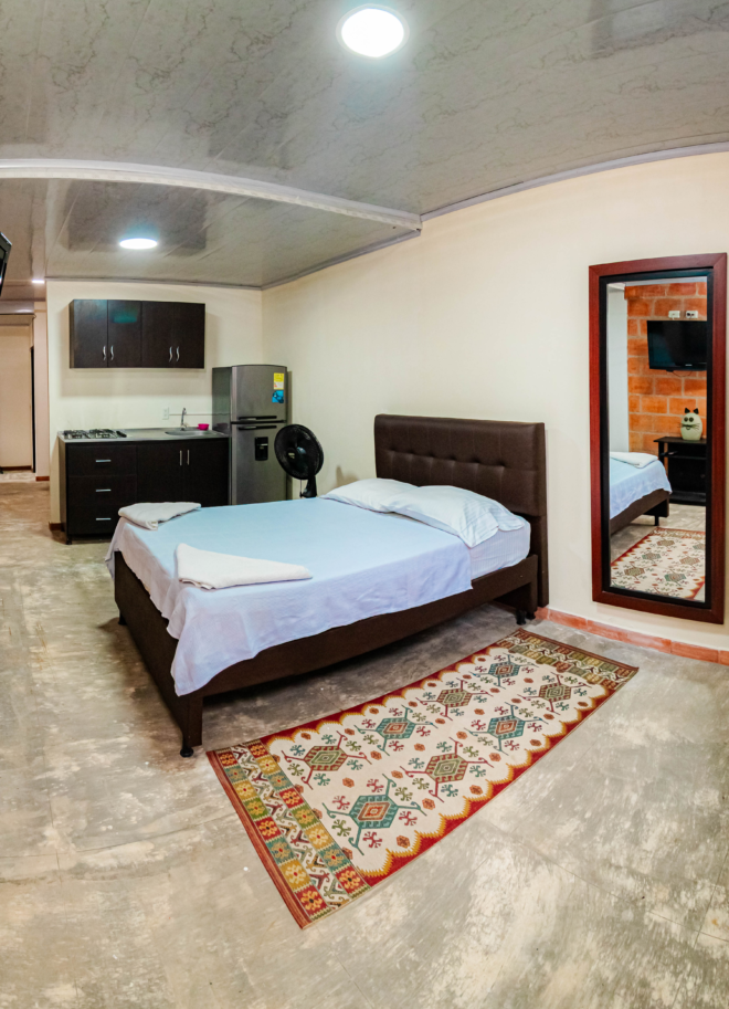 Habitación El prado: Habitación sencilla con cama doble y ventana