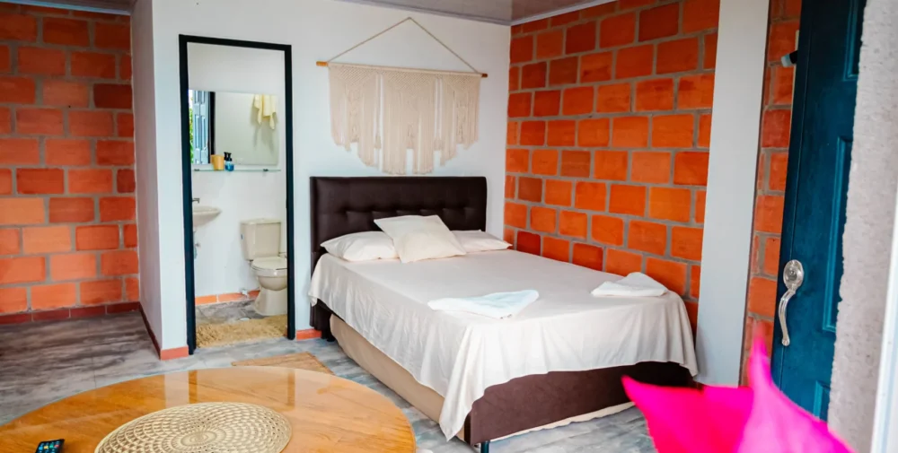 Alojamiento amoblado en girón con cama adicional
